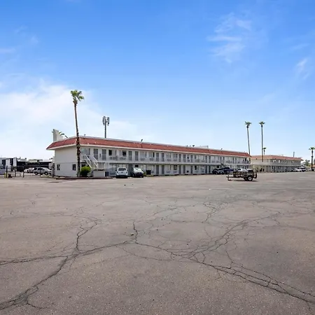 Super 8 By Wyndham Phoenix West