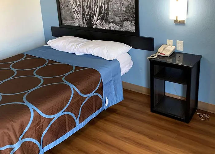 Hotel Super 8 By Wyndham West Phoenix