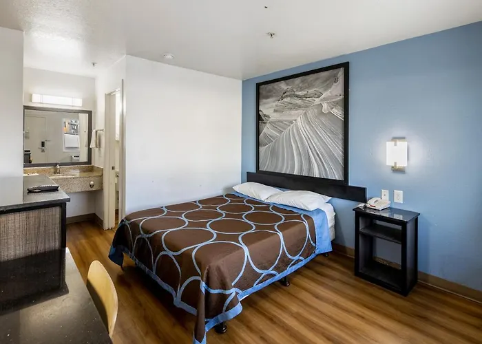 Super 8 By Wyndham West 2* Phoenix