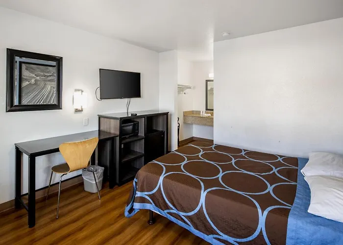 Hotel Super 8 By Wyndham West Phoenix
