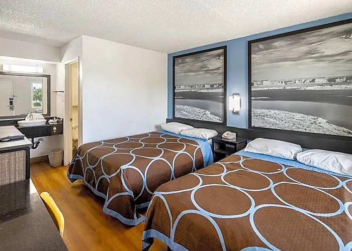 Super 8 By Wyndham West Hotel Phoenix