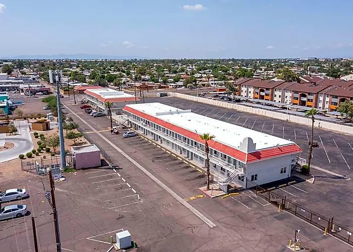 Super 8 By Wyndham West 2*