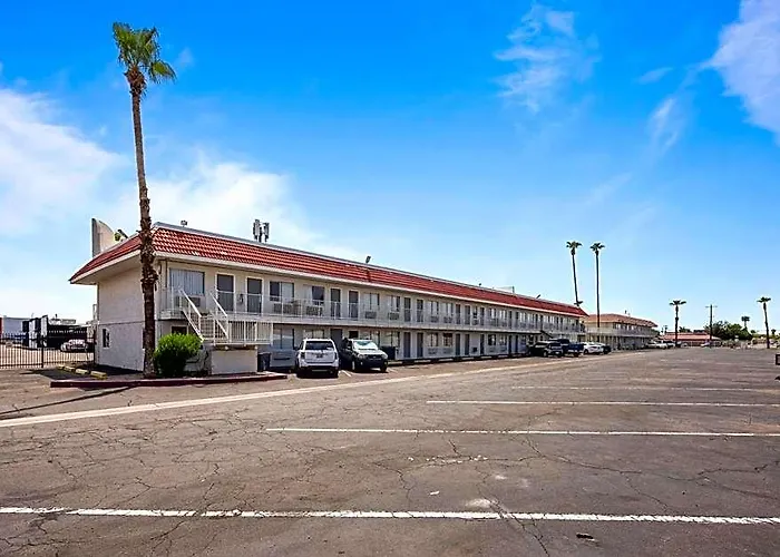 Super 8 By Wyndham West Phoenix